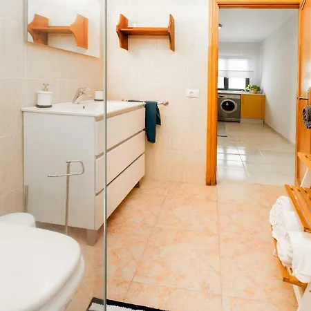 Apartamento Beach Caleta 1 شقة *